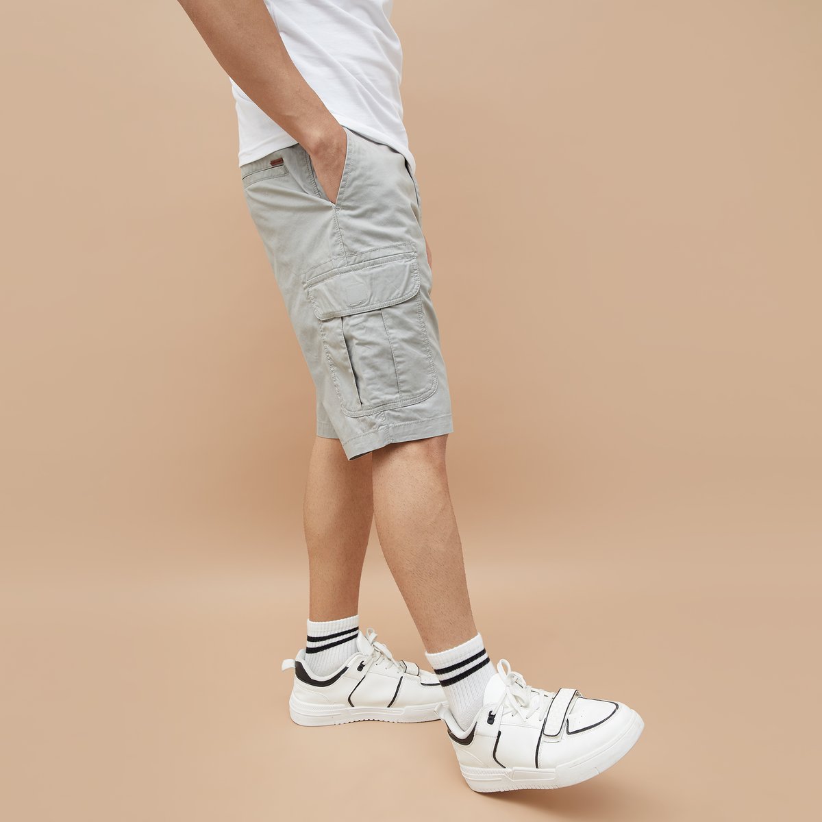 FAME FOREVER Solid Grey Cargo Shorts