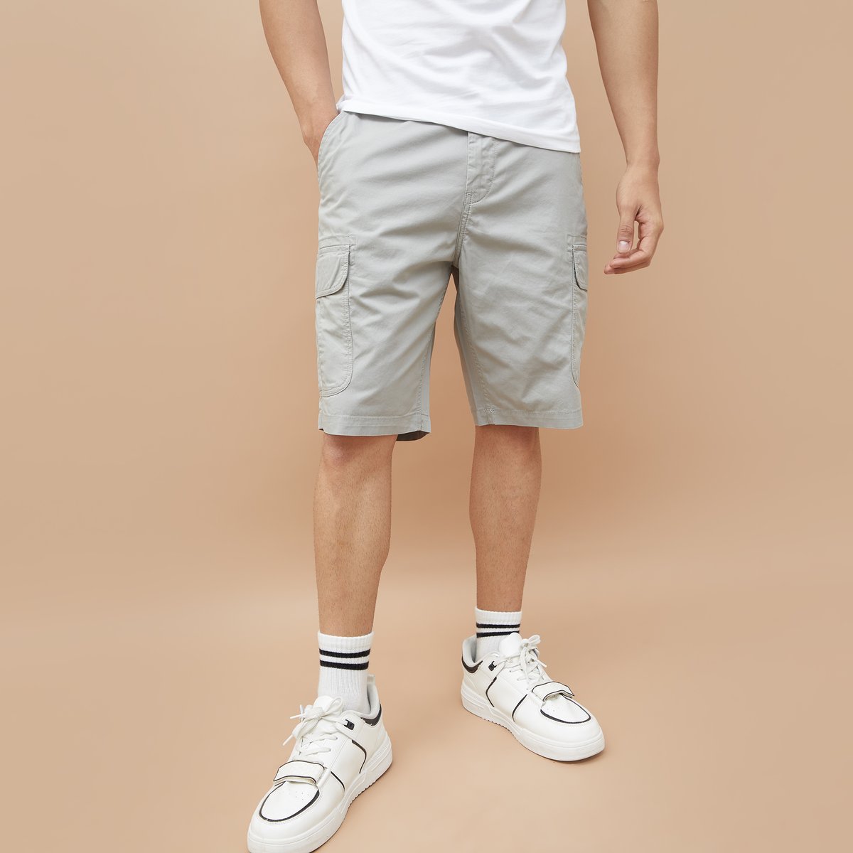 FAME FOREVER Solid Grey Cargo Shorts